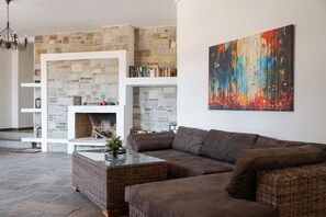 Living area - My Way Kavos Villa (Aegina)