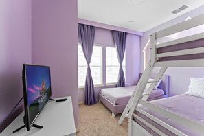 4 chambres, bureau, fer et planche à repasser
