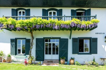 Charming House in Bayonne with Private Terrace, Garden, and Wi-Fi