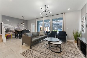 Interior - Fantasy Themed Fun with Pool & Resort Access (Four Corners)