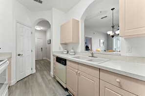 Fridge, microwave, oven, stovetop - Resort Condo 3BR - Pool, Balcony, Near Disney (Four Corners)