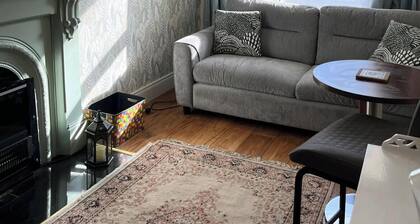 Bright 1 bedroom apartment in the centre of Loughrea perfect for a getaway