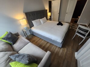 2 habitaciones, tabla de planchar con plancha, internet y ropa de cama 