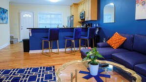Unclassified image, 3 of 13, button - Adorable 2-bedroom townhome with in Vibrant Atlanta - walk to the stadiums (Atlanta)