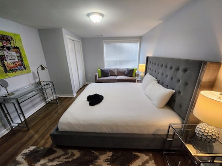 Adorable 2-bedroom townhome with in Vibrant Atlanta - walk to the stadiums