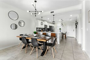 Dining - Elegant 2BR in Storey Lake, Top Location (Kissimmee)