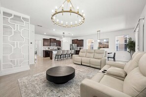 TV, video games, offices - Themed 6BR Home, Game Room, Pool, Sleeps 16 (Four Corners)