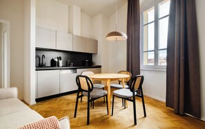 Fridge, microwave, stovetop, dishwasher - Limehome Florence Via Guelfa (Florence)