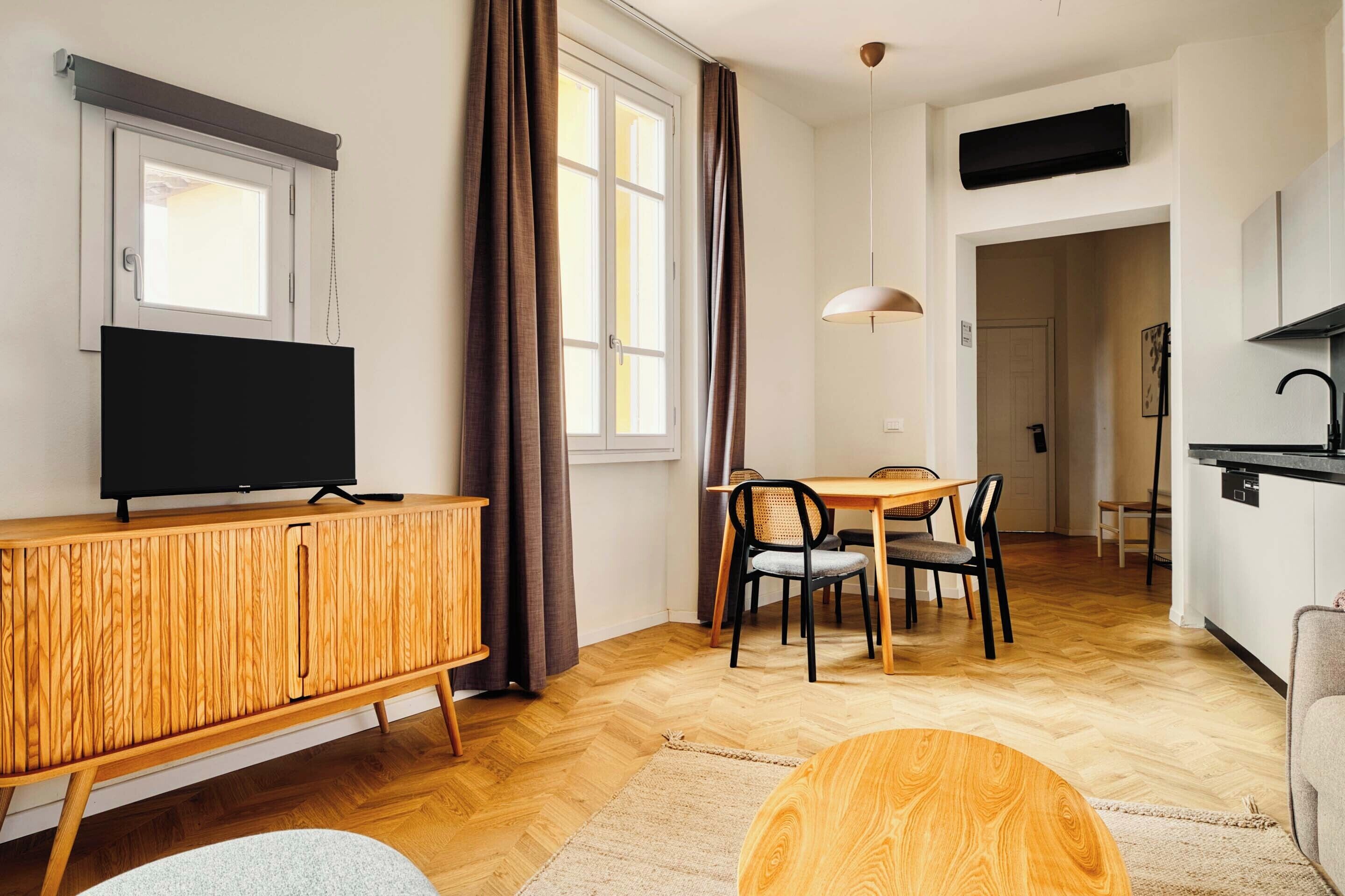 Studio with sofa bed | Schreibtisch, laptopgeeigneter Arbeitsplatz, Bügeleisen/Bügelbrett
