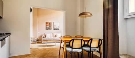 Interior One Bedroom Apt with Sofa Bed | Cuisine privée