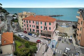 Family Apartment, Multiple Bedrooms, Sea Facing (Amiadò) | Bahagian luar