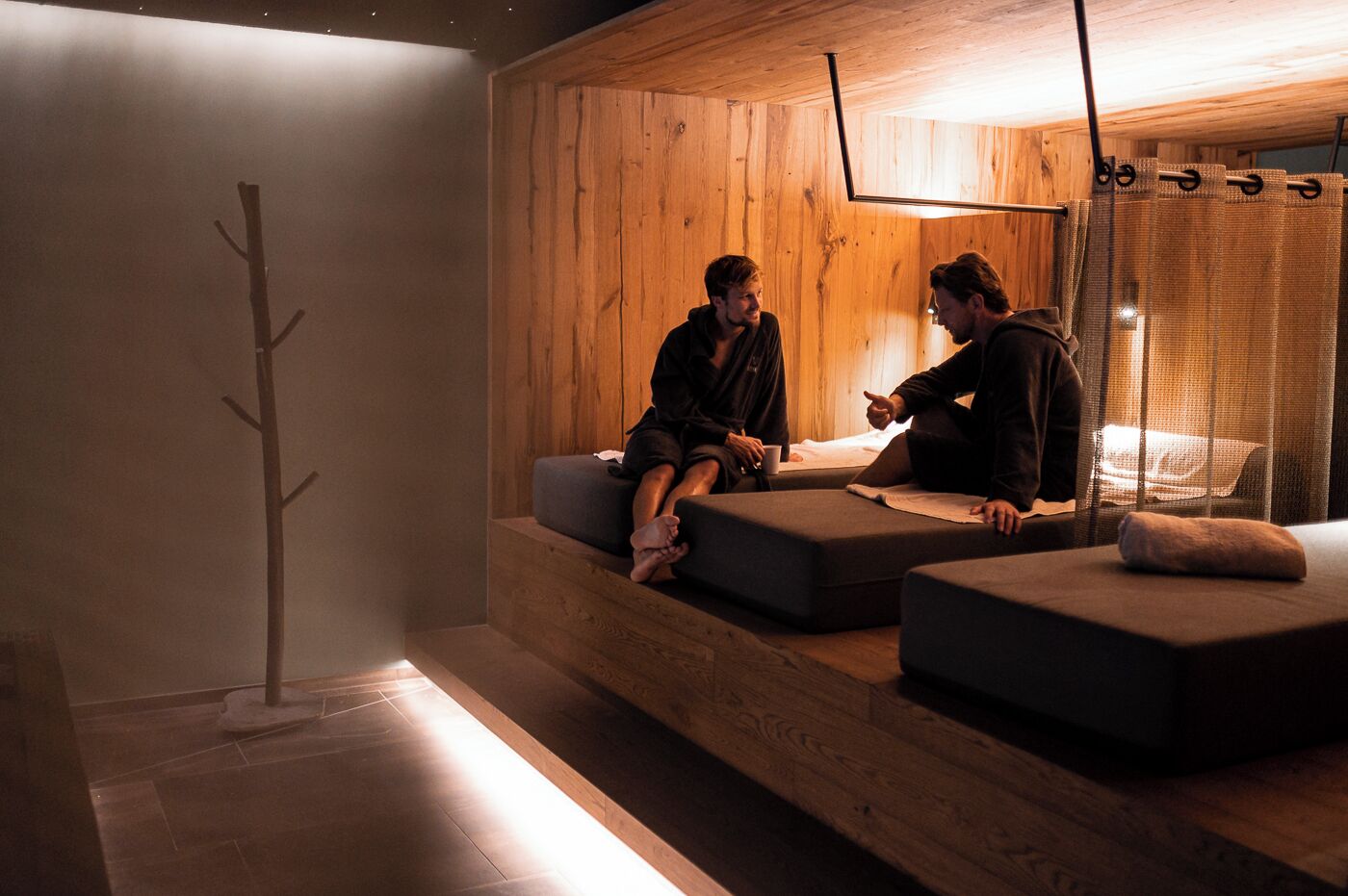 Sauna, Whirlpool, Dampfbad, Massageanwendungen