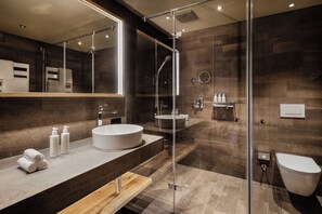 Chambre Double Confort, vue montagne | Salle de bain
