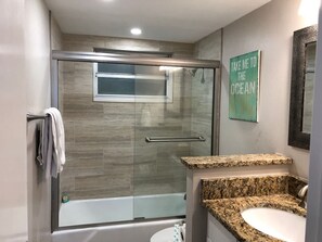 Hair dryer, towels - Beach   Pool Open  Beachfront Penthouse  Chairs  Wifi (Siesta Key)