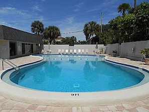 Pool - Beach   Pool Open  Direct Beachfront Condo  Sunsets (Siesta Key)