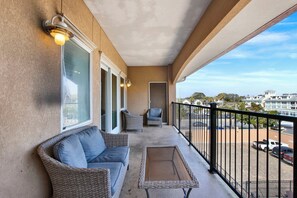 Terrace/patio - Coastal Retreat on Tybee Island – Steps to the Beach (Tybee Island)