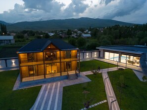 Elite Villa | Premium bedding, desk, laptop workspace, blackout drapes - Homma Aparan (Tsaghkashen)