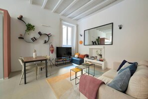 Living area - Cozy loft, in the heart of Isola and a stone's throw from Bosco Verticale (Milano)