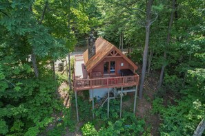 Exterior - Cute Studio Cabin  Views  Private  Hot Tub  Relax (Sevierville)