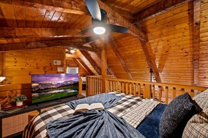 Desk, iron/ironing board, travel cot, free WiFi - Hot Tub  View  Pool Table  Fireplace  Honeymoon (Sevierville)
