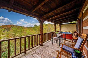 Outdoor spa tub - Hot Tub  Pool Table  Fireplace  Views  Relax (Sevierville)