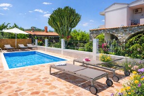 Villa | 3 bedrooms, Internet