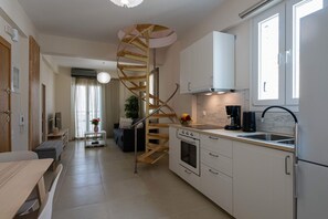 House | 1 bedroom, Internet - Home Easy Kalamata - Modern Space Priv Parking (Kalamata)