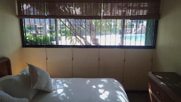 2 bedrooms, bed sheets
