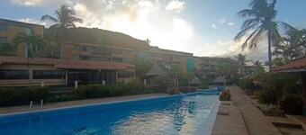 Apartment 6 pax, new, infinity pool, next to Pampatar Beach