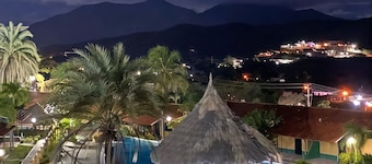Apartment 6 pax, new, infinity pool, next to Pampatar Beach