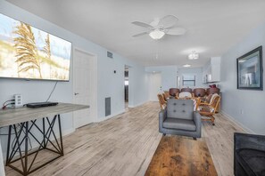 TV, DVD player, offices - Seaside Beach 3902- 2 BR  direct beachfront condo with pool  sauna  amazing ocean view   balcony (Orange Beach)