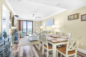 Dining - Phoenix I 1047  gulf-front  2 2  A  amenities (Orange Beach)
