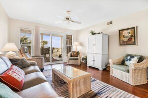 TV, DVD player, offices - Portside 204- Best of Beach   Bay (Orange Beach)