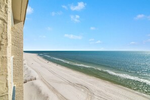 Beach - Edgewater 82- floor to ceiling glass doors  2 bedrooms  low density complex (Gulf Shores)