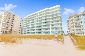 Exterior - Silver Beach 302  Beachfront  3rd floor  pool (Orange Beach)