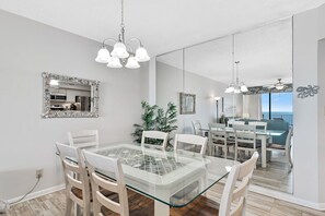Dining - Windward Pointe 804- Sleeps 10  beachfront  Resort amenities (Orange Beach)