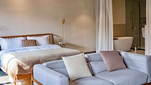 Luxury Suite, Balcony | Premium bedding, minibar, individually decorated, individually furnished - Sanfuyizhai Homestay (Taizhou)