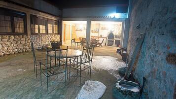 Familie-småhus, 5 soverom, rullestolvennlig dusj, kjæledyr tillatt | Terrasse/patio