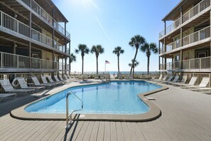 Pool - Sandpiper 1C- Stylish  Gulf-side  affordable (Gulf Shores)