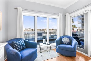 TV, DVD player, offices - Dolphin Harbor 1B  Bay   beach access  Sleeps 10  Three bedrooms  3 baths (Orange Beach)