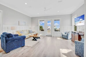 TV, DVD player, offices - Porpoise-full Life  spacious 4 BEDROOM beach home with POOL (Gulf Shores)