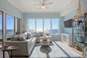 TV, DVD player - Regency Isle 1104  Penthouse with 3 bedrooms (Orange Beach)