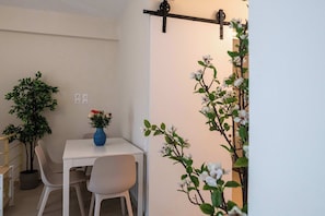 Hus | 1 soverom, skrivebord, lydisolert og internett