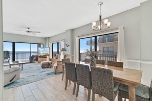 Interior - Palms 304  Beachfront 3BR 3BA Corner Condo (Orange Beach)