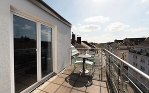 Comfort Suite with Terrace | Terrace/patio - Limehome Düsseldorf Pionierstraße (Düsseldorf)