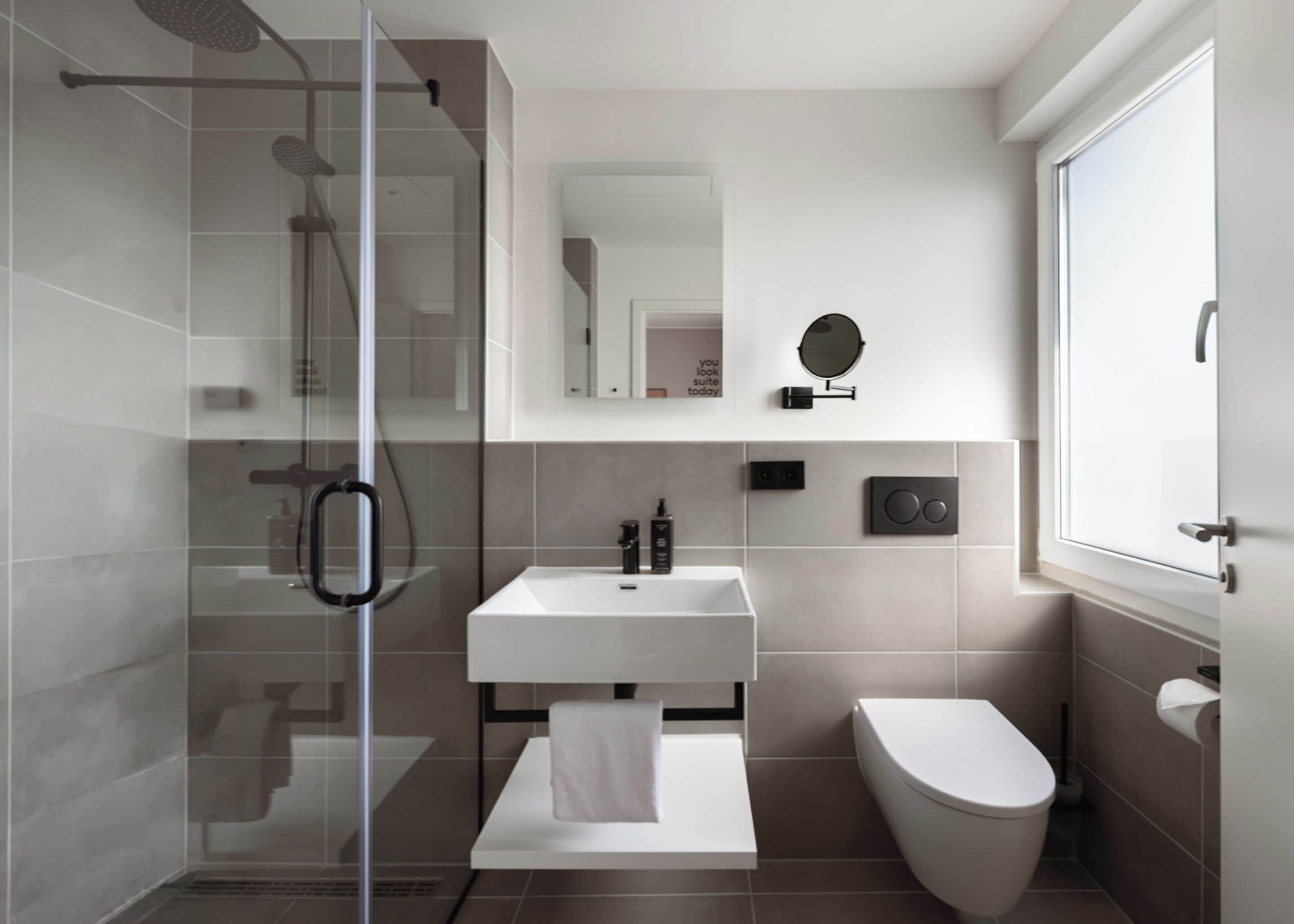 Habitación individual Confort, Terraza | Baño | Regadera, amenidades de baño ecológicas, secadora de cabello, toallas 
