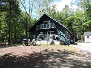 Exterior - Suissevale on Winnipesaukee 4 BR 2 BA Room For 8 with Nice Flat Walk To Beach (Moultonborough)
