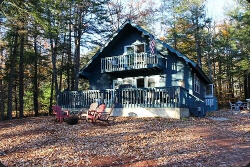 Suissevale on Winnipesaukee 4 BR 2 BA Room For 8 with Nice Flat Walk To Beach