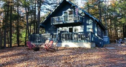 Suissevale on Winnipesaukee 4 BR 2 BA Room For 8 with Nice Flat Walk To Beach