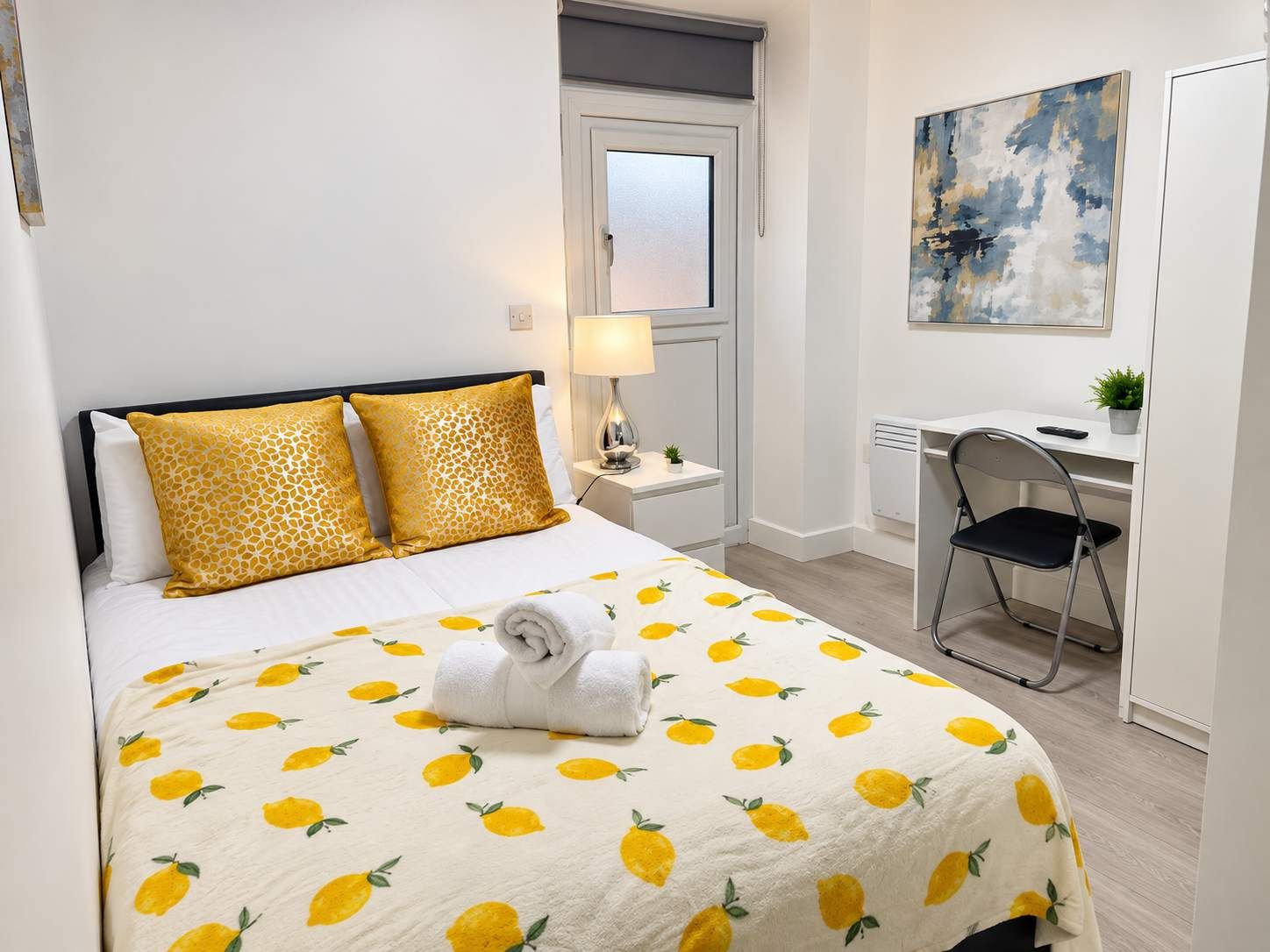 1 bedroom, desk, iron/ironing board, WiFi